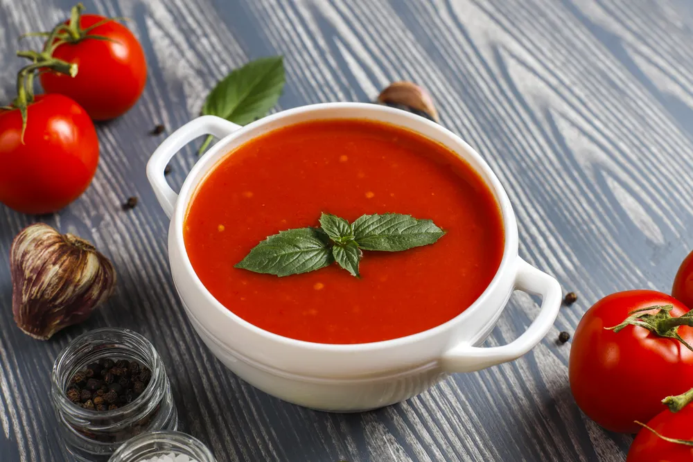 sopa de tomate tradicional