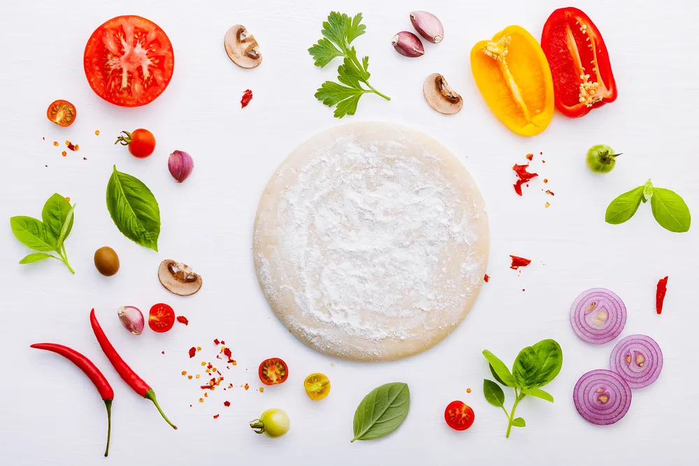 masa de pizza y aderezos para pizza