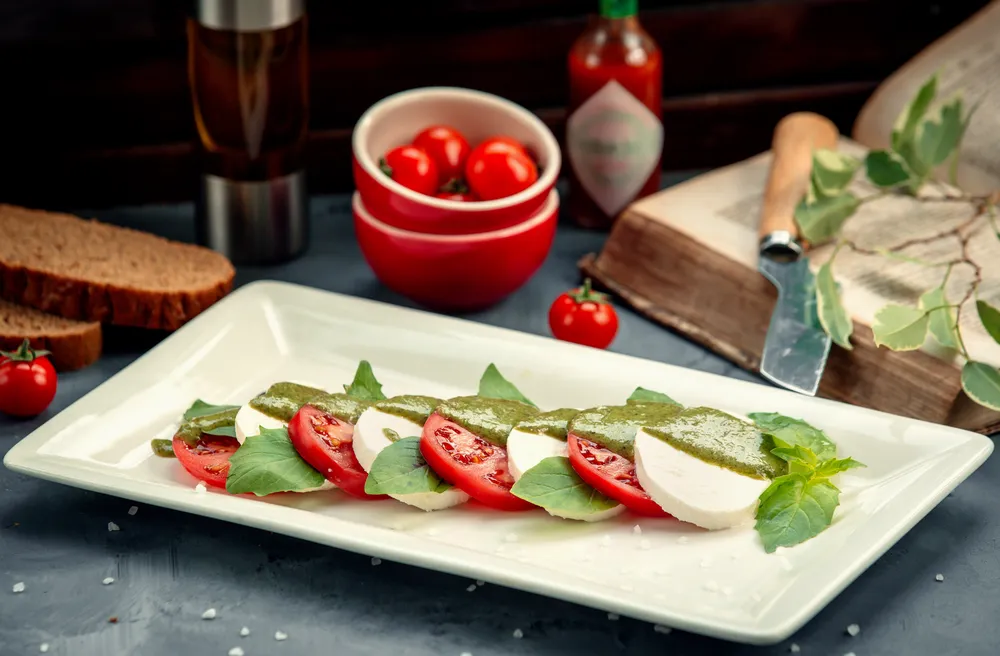 ensalada caprese para una fiesta