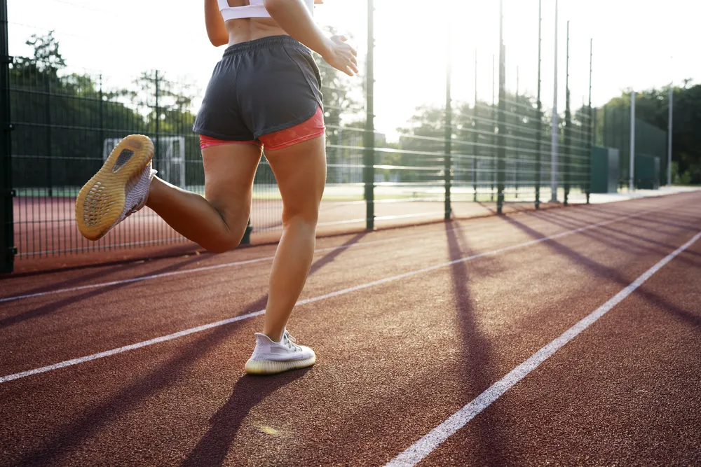 El entrenamiento de velocidad te permite correr más rápido.