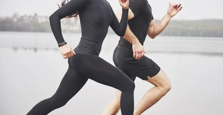 pareja corriendo